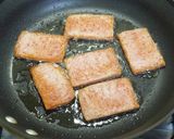 A picture of step 3 of Pork, Egg, Avocado & Tuna Onigiri.