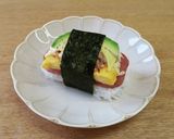 A picture of step 13 of Pork, Egg, Avocado & Tuna Onigiri.