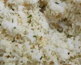 Foto langkah ke 4 dari resep Nasi Goreng Daun Jeruk.
