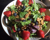 Foto del paso 4 de la receta: Ensalada Multicolor con Vinagreta de Arándanos Rojos