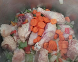 Foto del paso 4 de la receta: Guiso de garbanzos con pollo en olla exprés