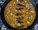 Foto del paso 8 de la receta: Fideuá de bacalao con pimientos de padrón