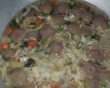 Foto langkah ke 4 dari resep Kuah Bakso bening pedas #rumahan.