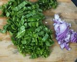 पालक  झुणका (Palak Zunka Recipe In Marathi) रेसिपी स्टेप 1 फोटो 