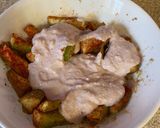 A picture of step 2 of Kaju Turiyanu shakCashew nuts and ridge gourd curry.