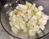 Une image de l'étape 5 de Salade de pastèque et melon vert au jus de cerises.
