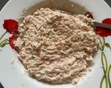 A picture of step 3 of Tuna spread.