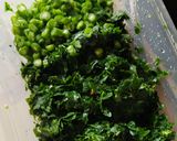 Foto langkah ke 1 dari resep Daun Singkong Tumbuk (Kaju Tettu) Mpasi 18 Bulan (Hana 19 Bulan).