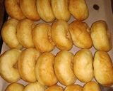 Foto langkah ke 8 dari resep Donat Maizena tanpa Telur (Ekonomis).