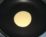 A picture of step 7 of Dorayaki from a Japanese Confectionery Shop.