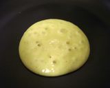 A picture of step 8 of Dorayaki from a Japanese Confectionery Shop.