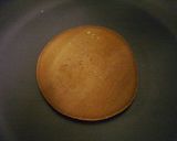 A picture of step 9 of Dorayaki from a Japanese Confectionery Shop.