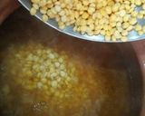 A picture of step 2 of Lahori Choley🍲😋.