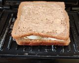 A picture of step 4 of Boiled Egg Sandwich.