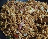 Foto langkah ke 3 dari resep Mie Goreng Spesial Smoked Beef and Chicken.