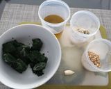 Foto del paso 1 de la receta: Pesto de Espinaca