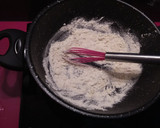 Foto del paso 3 de la receta: Pastel con pan de molde de espinacas y gambas