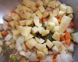 Foto del passaggio 2 della ricetta Zuppa densa di ceci e scarola