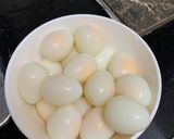 Hình bước làm 3 của món Thịt kho trứng dừa