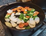 A picture of step 1 of Beef/Lamb Jalfrezi.