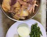 Hình bước làm 1 của món Lẩu gà lá giang