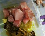 Foto langkah ke 2 dari resep Semur ikan tahu bawang daun.