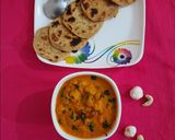 A picture of step 6 of Besan masala stuffed mini paratha with cashew makhana curry.