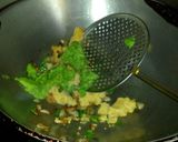 A picture of step 4 of Chickpea and green peas soup.