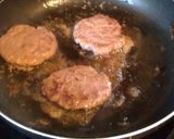 A picture of step 5 of cheese stuffed hamburgers.
