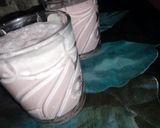 A picture of step 2 of Stawberry shake.