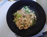 A picture of step 2 of QUICK, SHRIMP & MUSHROOM SALAD.