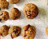 รูปขั้นตอนการทำที่ 3 ของ Oatmeal Energy Balls (ขนมสุขภาพ เฮลท์ตี้ ได้ไอเดียมาจากแนวคิดของคุณกาละแม ไม่ต้องอบ ทานได้เลย)