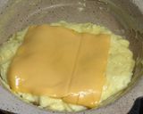 Foto langkah ke 3 dari resep Mentai fluffy egg toast.