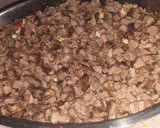 Foto del paso 2 de la receta: Empanadas de carne cortada a cuchillo que sobró del asado !