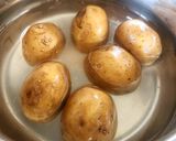 A picture of step 1 of Aloo Matar Bread Rolls.
