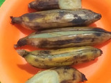 Jajan pasar pisang kukus / pisang rebus