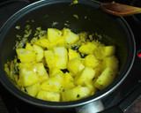 Foto del paso 1 de la receta: Caldo de papas y arroz con huevo duro picado