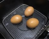 Gambar langkah 2 resipi Telur Separuh Masak Air Fryer.