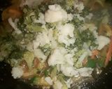 Foto del paso 2 de la receta: Ommelett de acelga relleno de verduras!