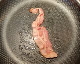 Foto del paso 2 de la receta: Omeleta de huevo con Verdolagas, tocino y salsa de tomate tatemada