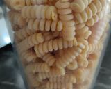 Foto del passaggio 3 della ricetta Pasta con i pomodorini e rucola.🥰