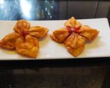 A picture of step 8 of Flower Samosa.