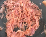 Foto del paso 5 de la receta: Cebolla morada caramelizada sin azúcar a fuego lento