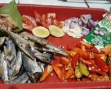 Foto langkah ke 1 dari resep Ikan Asin masak cabe.