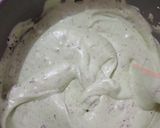 Foto langkah ke 4 dari resep Pandan Oreo Chiffon Cake.