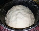 Foto langkah ke 5 dari resep Pizza suka-suka sosis sederhana rasa istimewa.