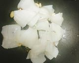 Hình bước làm 3 của món Mực Xào Sả Ớt