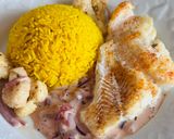 Une image de l'étape 6 de Filet d’églefin cuit à la vapeur, nappé d’une sauce à la crème, accompagné de riz au curcuma.
