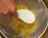 A picture of step 5 of Pumpkin Mochi.