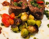 Foto del paso 3 de la receta: Roasted Brussel Sprout, and Rocoto Capers and Bay Leaves Beef Tenderloin - Lomo en Laurel y Coles